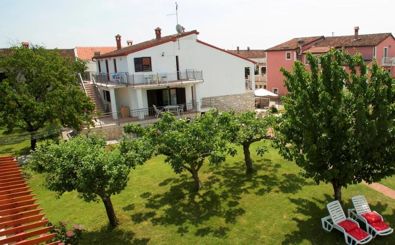 Apartment La Roza Funtana Croatie